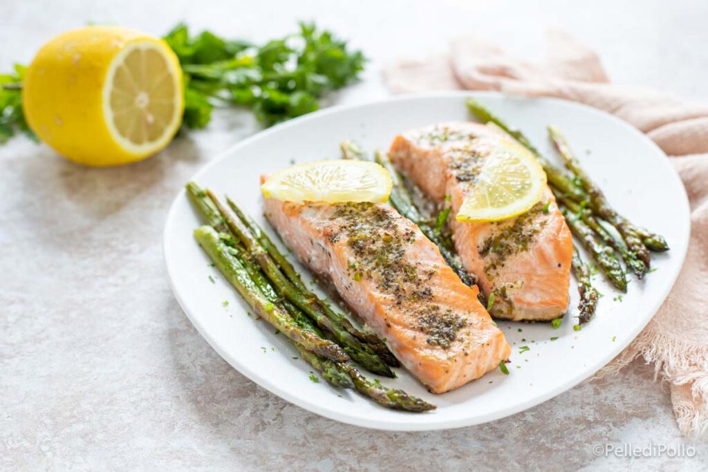 Salmone al Forno con Asparagi e Limone